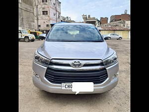 Second Hand Toyota Innova Crysta 2.4 VX 7 STR [2016-2020] in Zirakpur