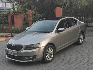 Second Hand Skoda Octavia Elegance 1.8 TSI AT in Navi Mumbai