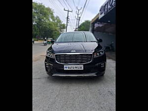 Second Hand Kia Carnival Prestige 7 STR in Hyderabad