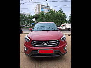 Second Hand Hyundai Creta SX Plus 1.6 CRDI Dual Tone in Hyderabad