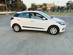 Second Hand हुंडई एलीट i20 मैग्ना प्लस 1.2 in कर्नल