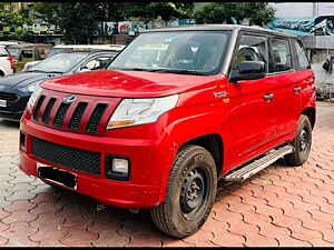 Second Hand महिंद्रा tuv300 t4 प्लस in इंदौर