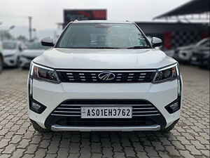 Second Hand महिंद्रा xuv300 1.2 w8 (o) [2019-2019] in गुवाहाटी