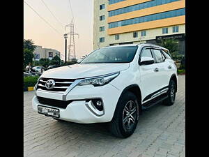 Second Hand Toyota Fortuner 2.8 4x2 AT [2016-2020] in Kharar