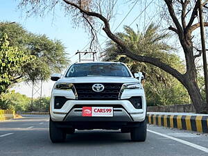 Second Hand Toyota Fortuner 4X2 AT 2.8 Diesel in Noida
