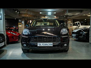 Second Hand Porsche Macan R4 in Delhi