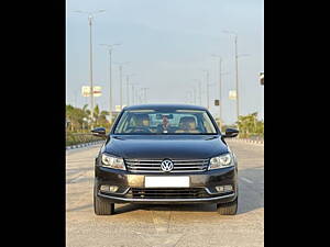 Second Hand Volkswagen Passat Comfortline DSG in Surat