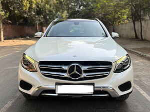 Second Hand मर्सिडीज़ बेंज़ GLC 300 प्रोग्रेसिव in दिल्ली