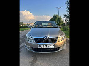 Second Hand Skoda Rapid 1.6 MPI Ambition with Alloy Wheels in Faridabad