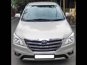 Second Hand Toyota Innova 2.5 VX 8 STR BS-III in Bangalore