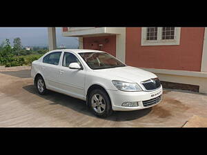 Second Hand Skoda Laura Ambiente 2.0 TDI CR MT in Mumbai