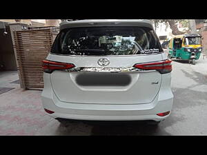 Second Hand Toyota Fortuner 4X4 AT 2.8 Diesel in Delhi