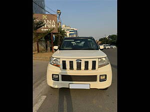 Second Hand Mahindra TUV300 T8 in Delhi