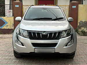 Second Hand महिंद्रा XUV500 w6 1.99 in दिल्ली