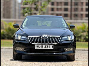 Second Hand Skoda Superb L&K TDI AT in Surat