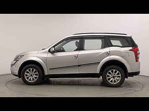 Second Hand महिंद्रा XUV500 w10 ऑटामैटिक ब्लैक इंटीरियर [2017] in चंडीगढ़