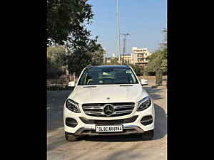 Second Hand मर्सिडीज़ बेंज़ GLE 250  डी in दिल्ली