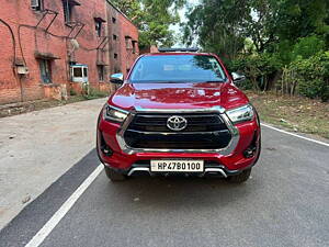 Second Hand Toyota Hilux High 4X4 AT in Delhi