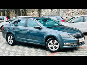 Second Hand Skoda Octavia 2.0 TDI CR Style in Surat