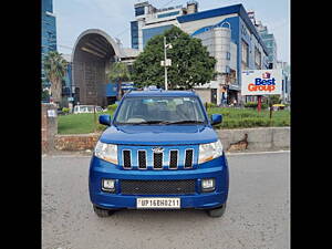 Second Hand Mahindra TUV300 T8 AMT in Delhi