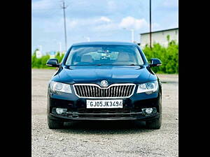 Second Hand Skoda Superb Ambition 2.0 TDI CR AT in Surat