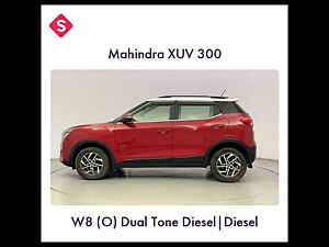 Second Hand महिंद्रा xuv300 W8 (o) 1.5 डीज़ल ड्युअल टोन [2020] in कोलकाता