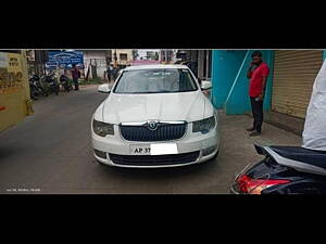 Second Hand Skoda Superb Elegance 1.8 TSI AT in Hyderabad