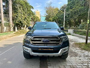 Second Hand Ford Endeavour Trend 3.2 4x4 AT in Gurgaon