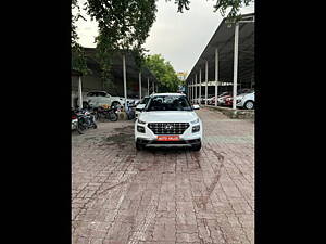 Second Hand Hyundai Venue S Plus 1.2 Petrol in Lucknow