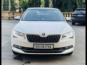 Second Hand Skoda Superb L&K TDI AT in Mumbai