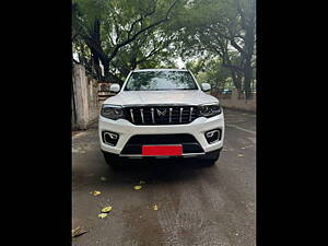 Second Hand Mahindra Scorpio Z8 L Petrol MT 7 STR [2022] in Delhi