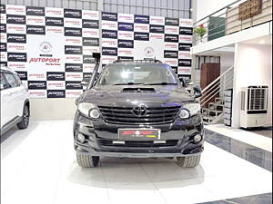 Second Hand Toyota Fortuner 3.0 4x2 MT in Bangalore