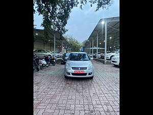 Second Hand Maruti Suzuki Swift DZire VXi in Lucknow