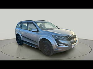 Second Hand Mahindra XUV500 W6 AT in Surat