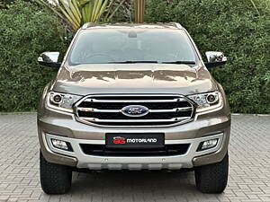 Second Hand Ford Endeavour Titanium 3.2 4x4 AT in Surat