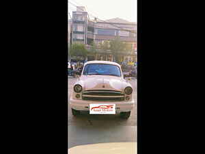Second Hand हिंदुस्तान मोटर्स एम्बेसडर क्लासिक 1800 isz एसी in हैदराबाद