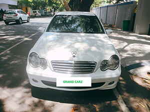 Second Hand मर्सिडीज़ बेंज़ सी-क्लास 200 k ऑटोमैटिक in चेन्नई