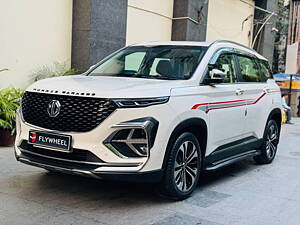 Second Hand MG Hector Plus Sharp 1.5 Petrol Turbo DCT 6-STR in Kolkata