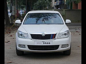 Second Hand Skoda Laura Elegance 2.0 TDI CR AT in Nashik