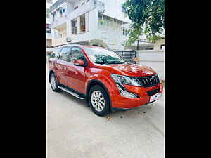 Second Hand మహీంద్రా xuv500	 w10 in వడోదర