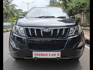 Second Hand महिंद्रा XUV500 w10 in नवी मुंबई