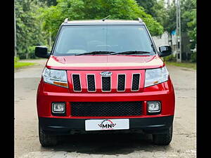 Second Hand Mahindra TUV300 T8 mHAWK100 Dual Tone in Ahmedabad