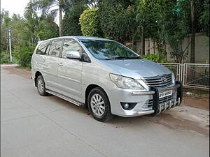 Second Hand Toyota Innova 2.5 V 7 STR in Hyderabad