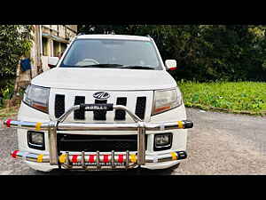 Second Hand महिंद्रा tuv300 t8 in हावड़ा