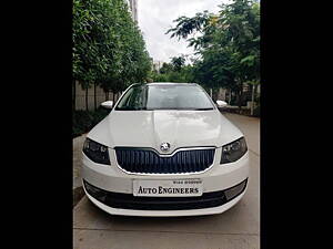 Second Hand Skoda Octavia Style TDI AT in Hyderabad