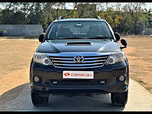 Second Hand Toyota Fortuner 3.0 4x4 MT in Ahmedabad