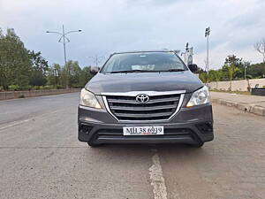 Second Hand Toyota Innova 2.5 GX BS III 8 STR in Nagpur