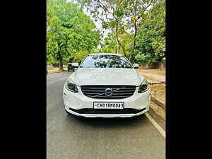 Second Hand वोल्वो xc60 इंसक्रिपशन [2017-2020] in चंडीगढ़