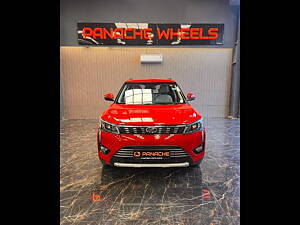 Second Hand Mahindra XUV300 W8 (O) 1.5 Diesel AMT in Greater Noida