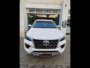 Second Hand Toyota Fortuner 4X2 AT 2.8 Diesel in Faridabad